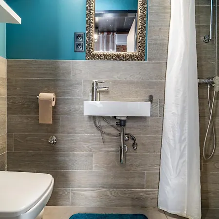 Villa Loft Garden - 4 Bedroom 3 Ba, Sleeps 10, 7 Min To Downtown *