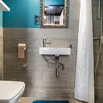 Villa Loft Garden - 4 Bedroom 3 Ba, Sleeps 10, 7 Min To Downtown *