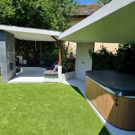 Loft Garden - 4 Bedroom 3 Ba, Sleeps 10, 7 Min To Downtown Villa