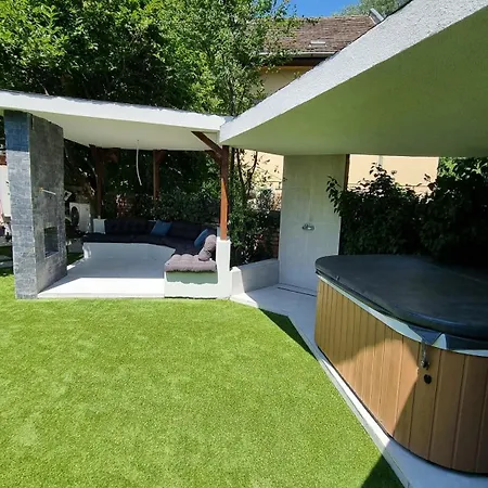 Loft Garden - 4 Bedroom 3 Ba, Sleeps 10, 7 Min To Downtown Villa *