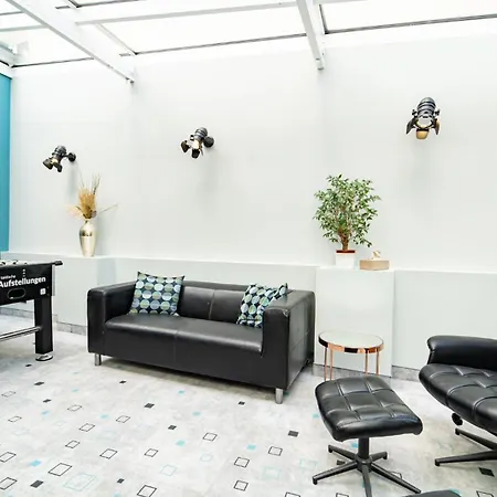 Villa Loft Garden - 4 Bedroom 3 Ba, Sleeps 10, 7 Min To Downtown *