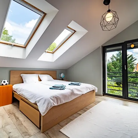 Villa Loft Garden - 4 Bedroom 3 Ba, Sleeps 10, 7 Min To Downtown